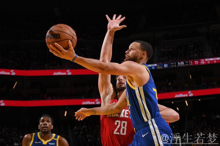 4月29日季后赛:火箭对阵勇士 精彩集锦 4月29日季后赛:火箭对阵勇士 精彩集锦