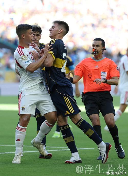 世俱杯激战3红牌!本菲卡战平博卡青年,迪马利亚建功+埃雷拉遭罚 世俱杯激战3红牌!本菲卡战平博卡青年,迪马利亚建功+埃雷拉遭罚