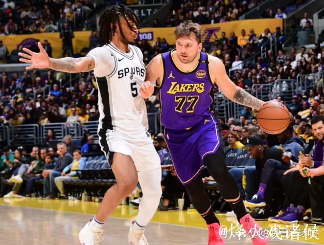 詹姆斯三双克内克特20+8 湖人大胜马刺止3连败